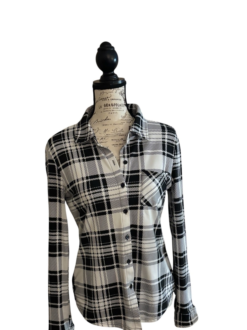 Rue21 Black & White Plaid Button-Up Shirt Women's Medium